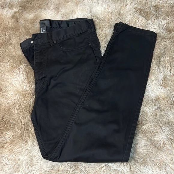 H&M Men’s Slim Fit Chinos - Picture 2 of 3